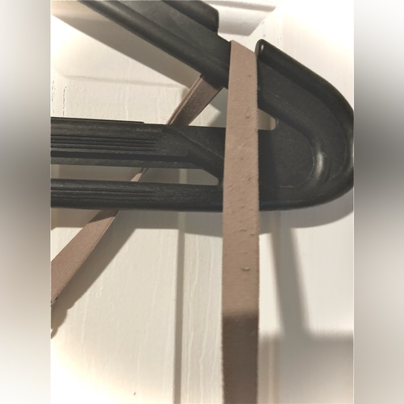 Victoria’s Secret plunge Bra with lace accents. - Picture 4 of 13